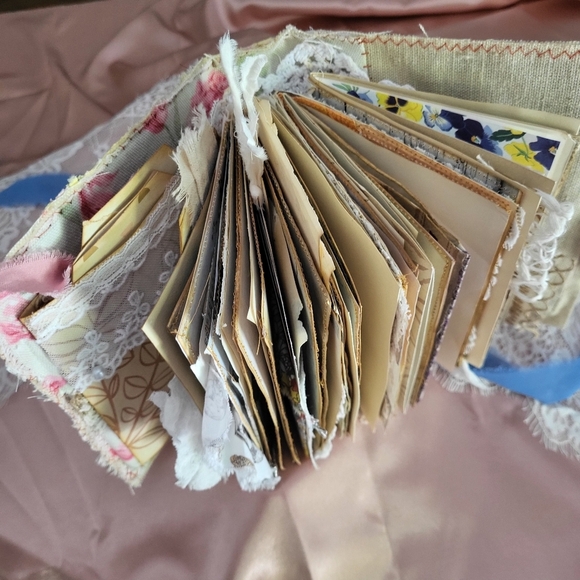 Farmhouse Style Junk Journal - Picture 6 of 17